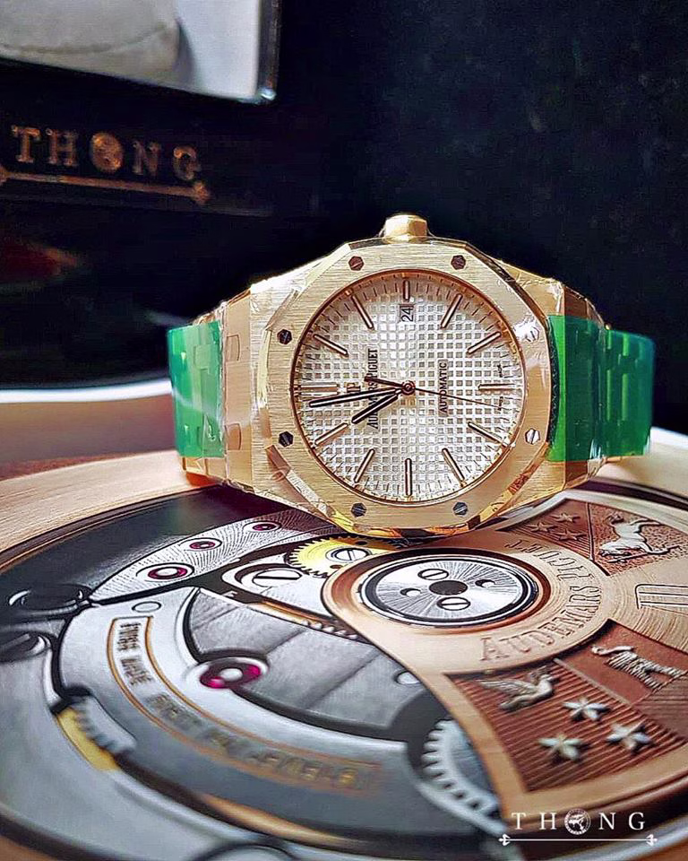 Audemars Piguet Royal Oak 15400OR. White Dial