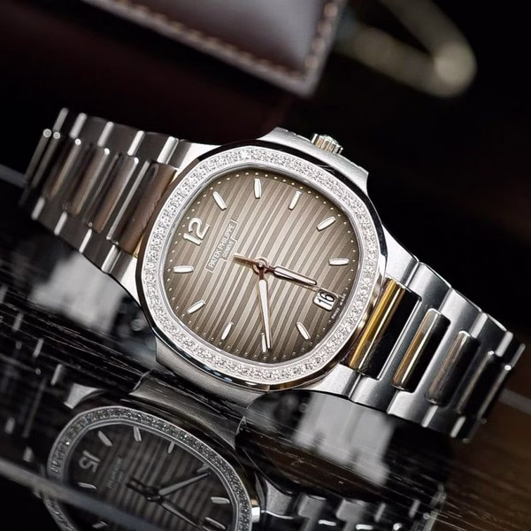 Patek Philippe 7018/1A-011