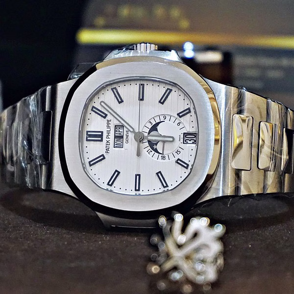 Patek Philippe 5726/1A-010