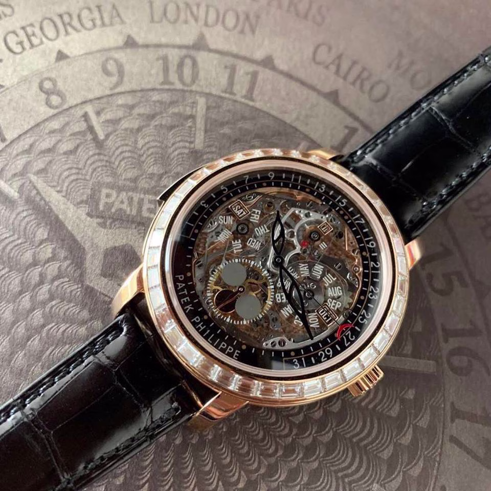 Patek Philippe 5304R -001 Diamond Baguette - Image 3