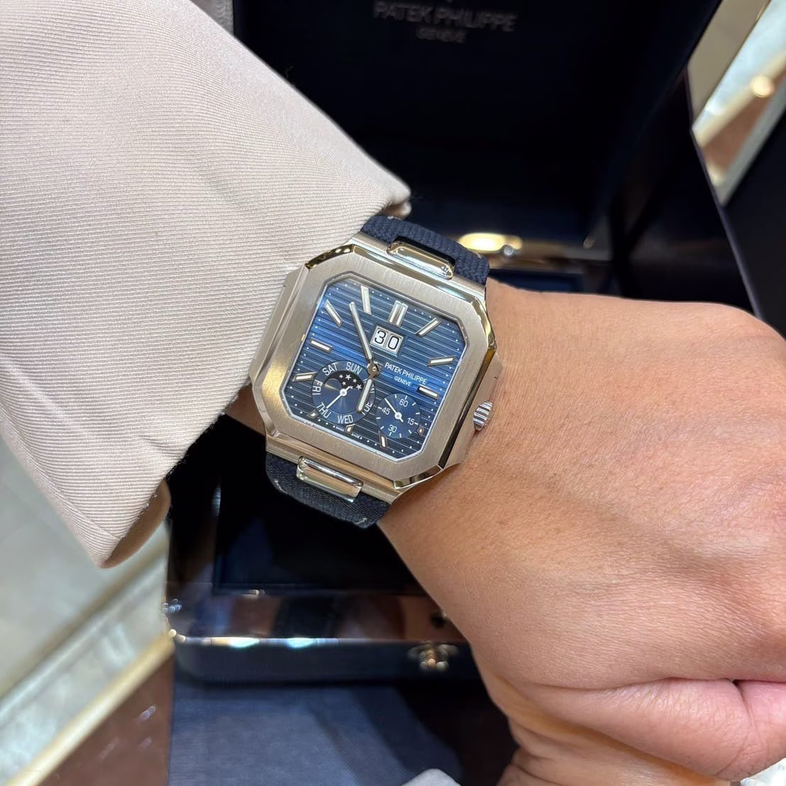 Patek Philippe 5822P-001