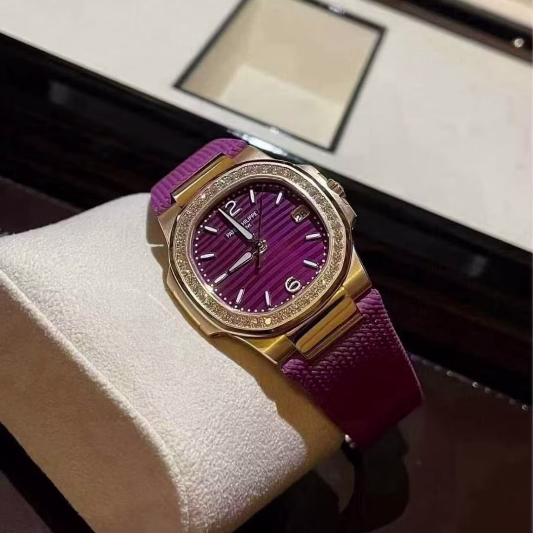 Patek Philippe Nautilus รุ่น 7010R-013