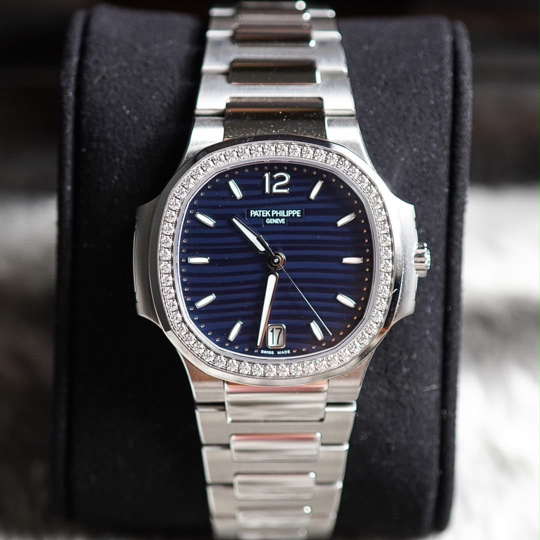Patek Philippe Ladies' Nautilus 35 7118/1200A-001 Blue - Image 2