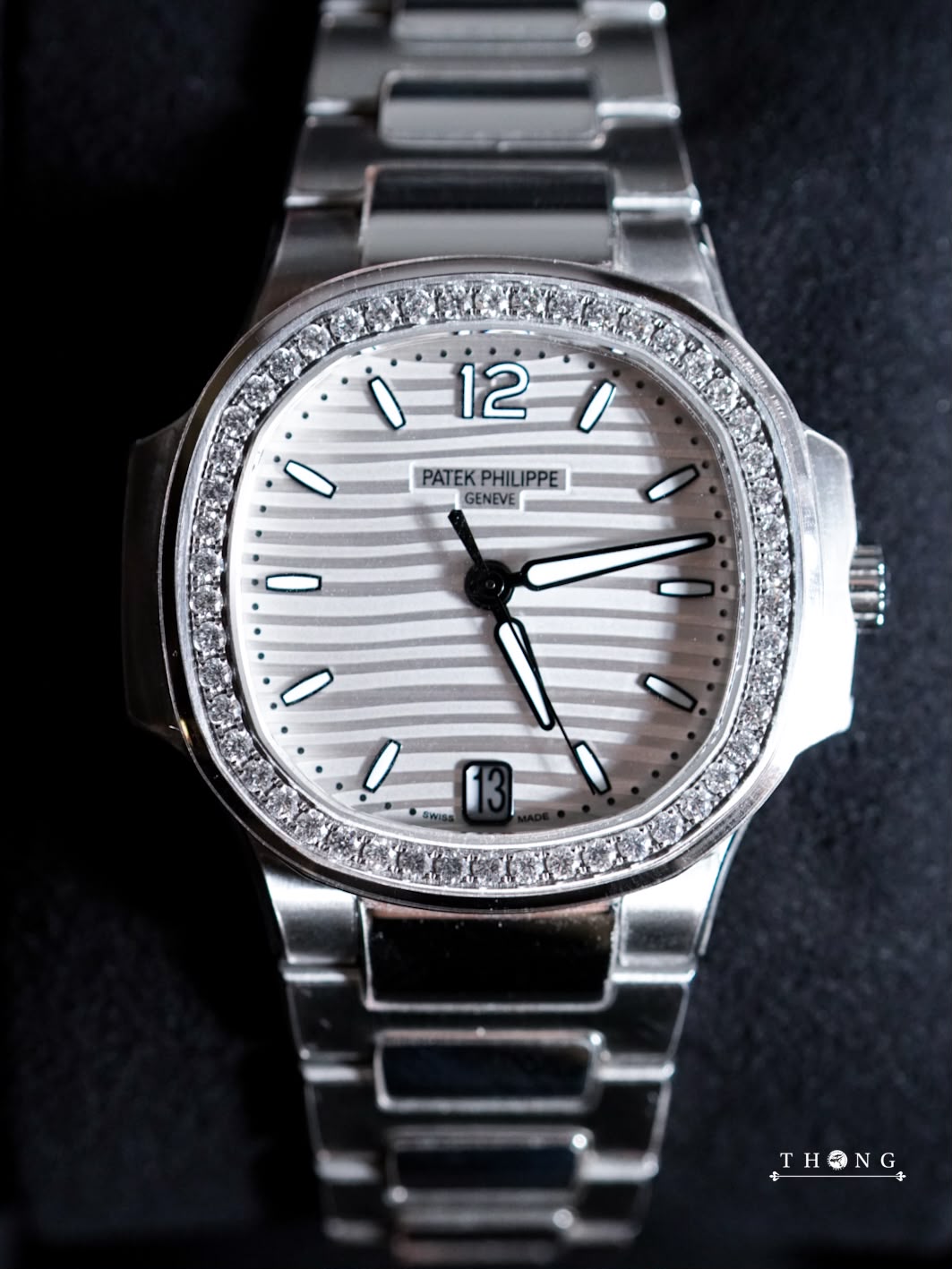 Patek Philippe Ladies' Nautilus 33 7018/1A-001 Silvery White Opaline - Image 2