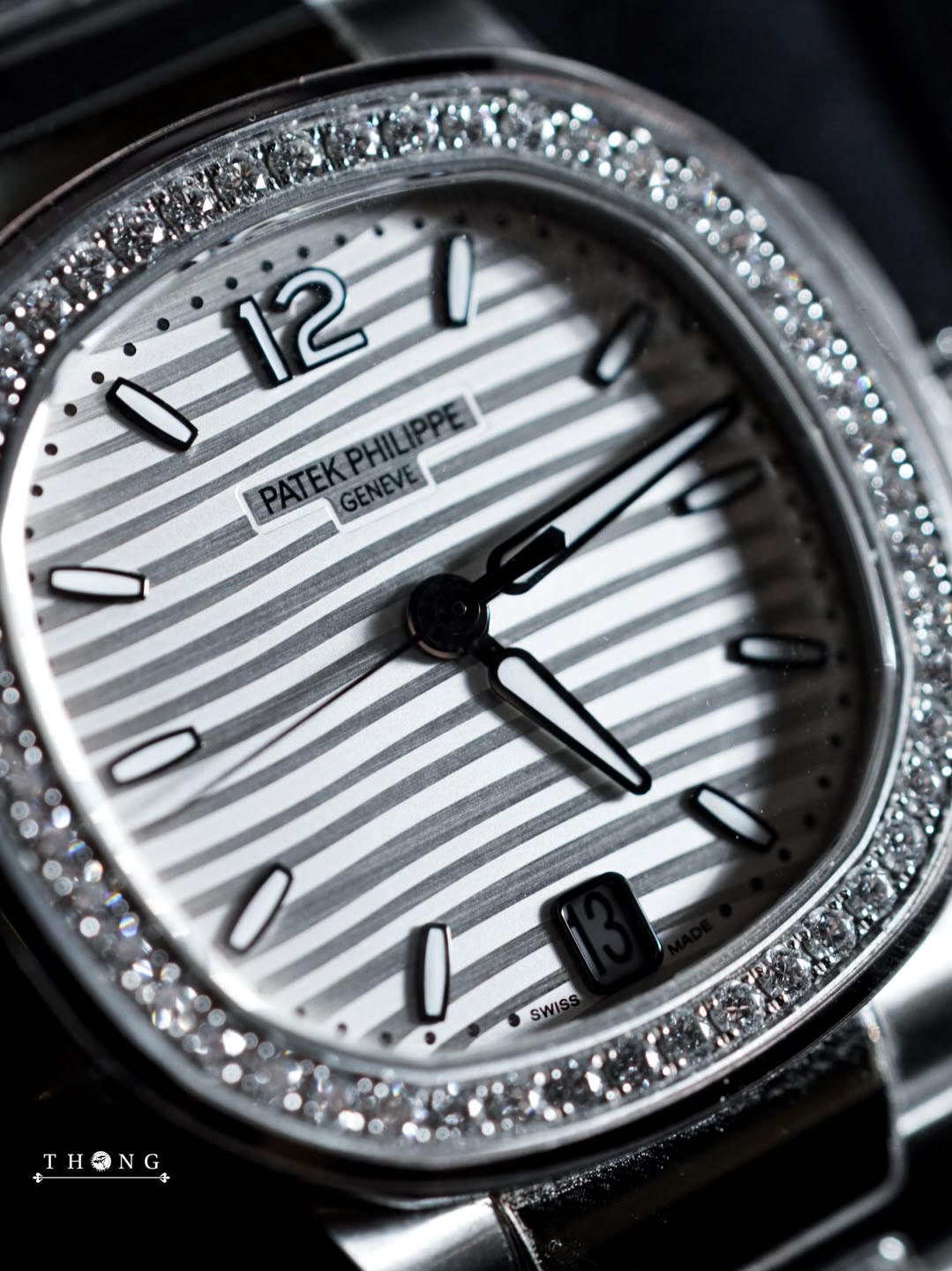 Patek Philippe Ladies' Nautilus 33 7018/1A-001 Silvery White Opaline - Image 5