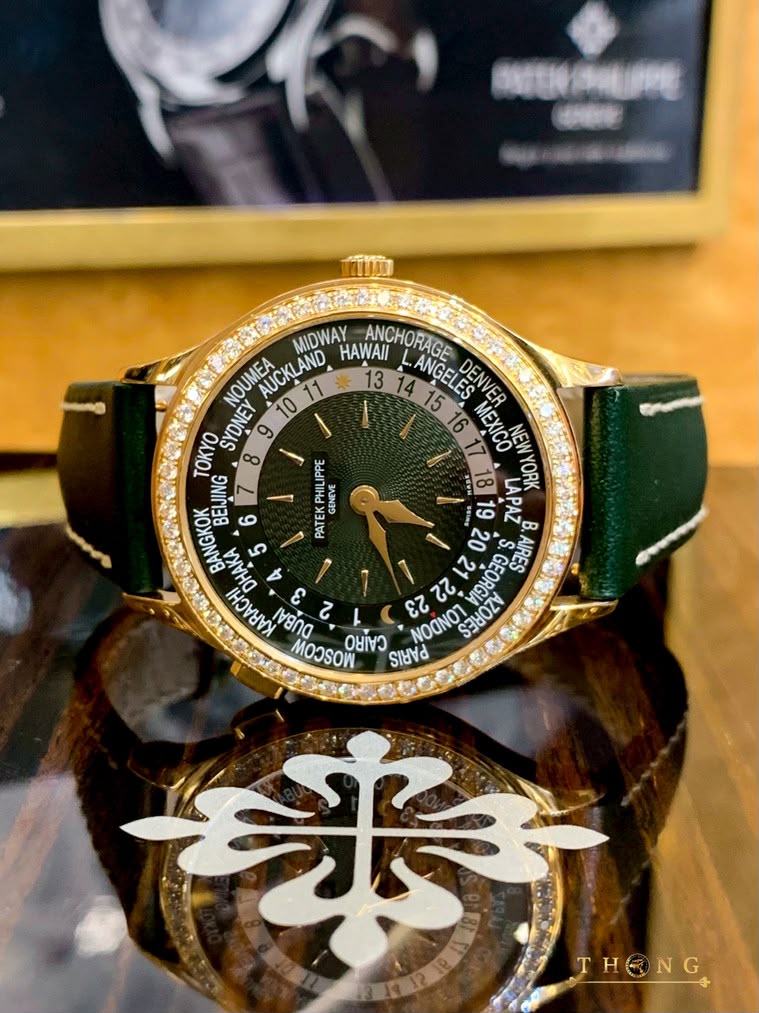 Patek Philippe Complications World Time 36 7130R-014 Olive Green - Image 4