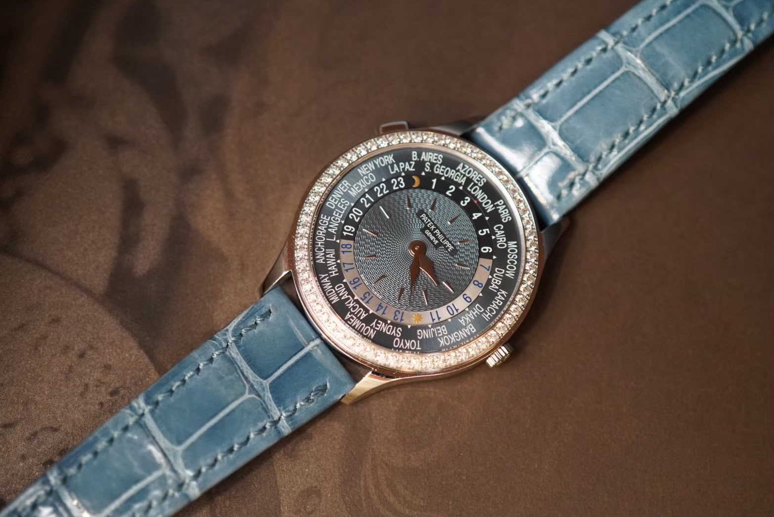 Patek Philippe Complications World Time 36 7130G-016 Blue-Gray - Image 4