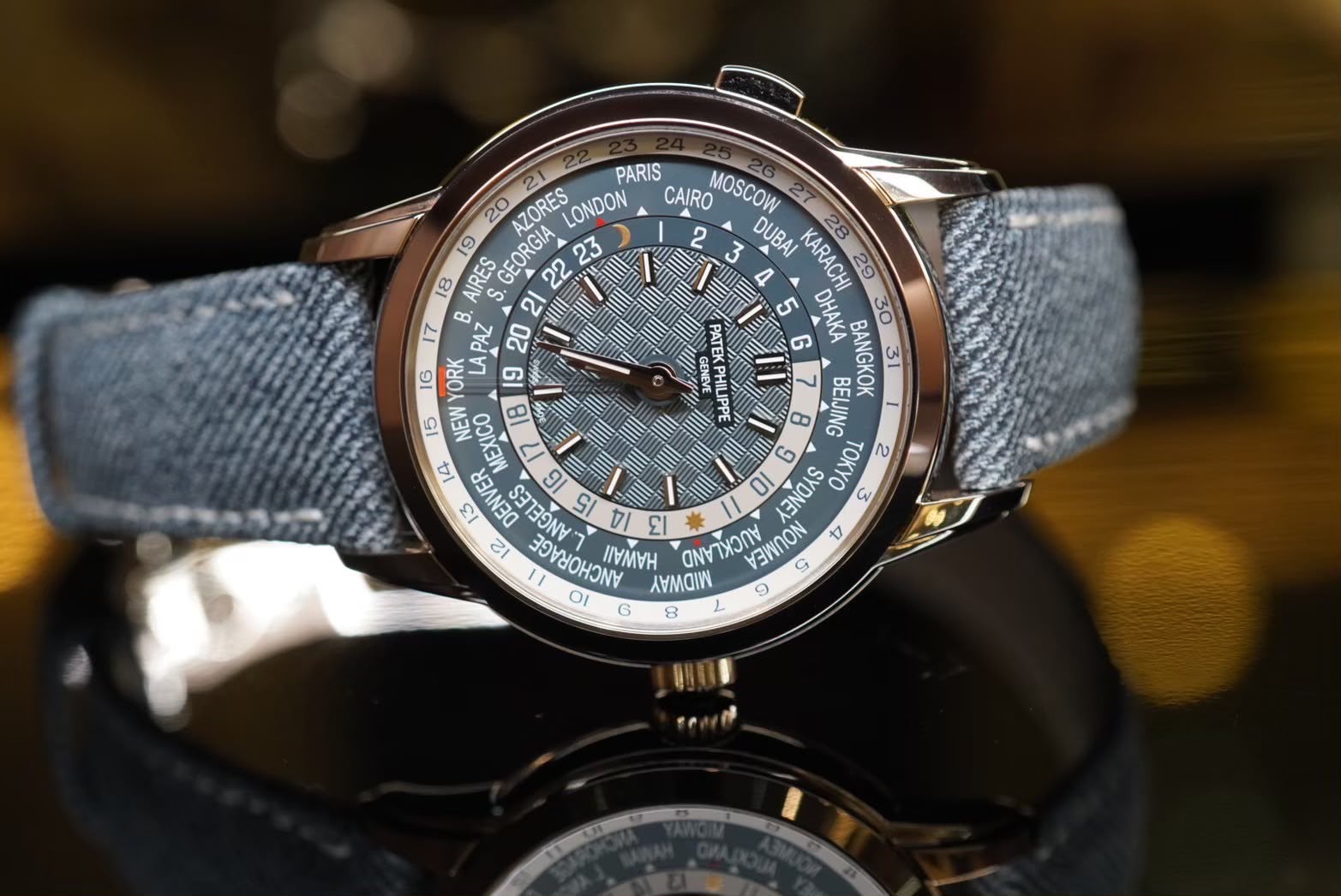 Patek Philippe Complications World Time 40 5330G-001 Opaline Blue-Gray - Image 3