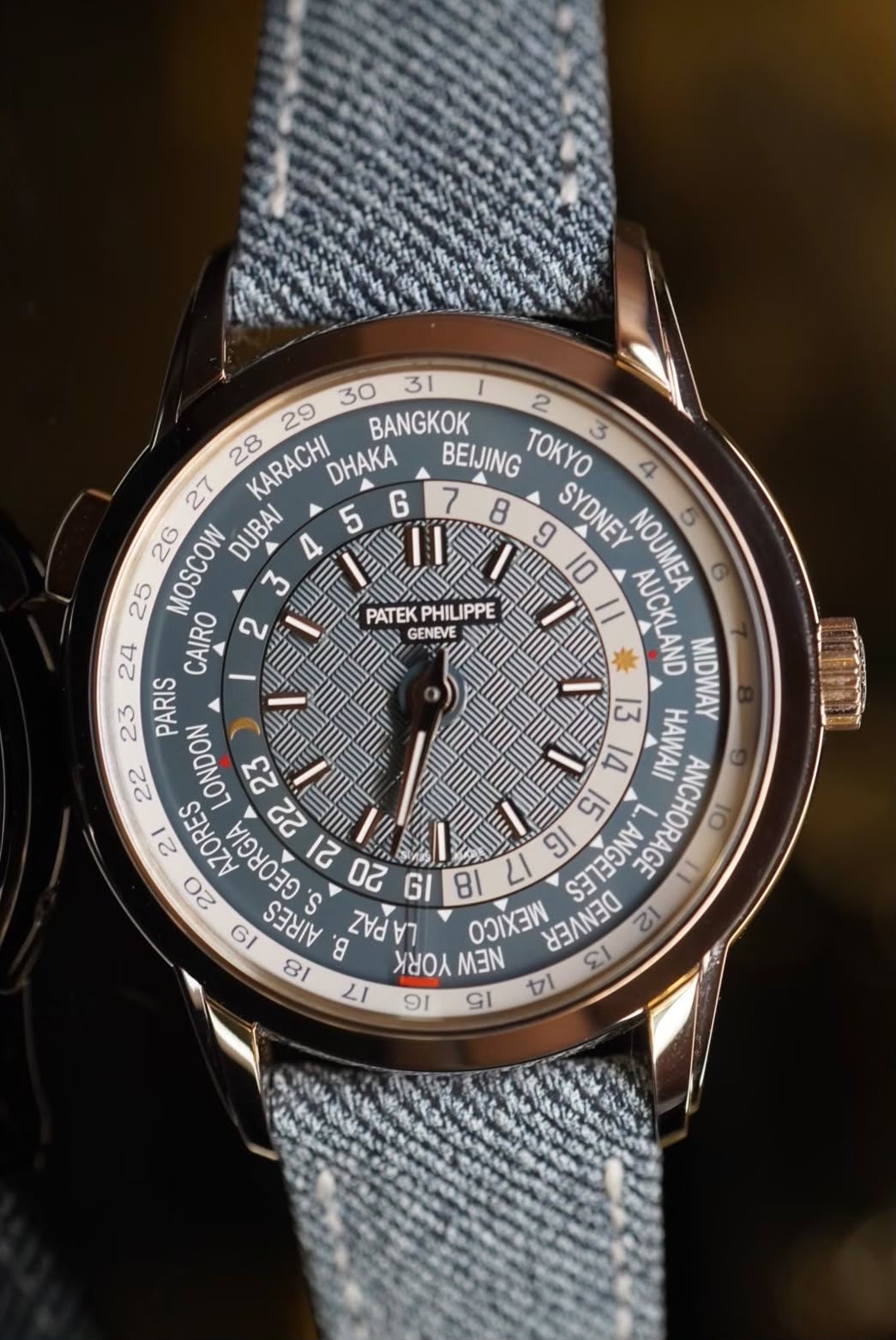 Patek Philippe Complications World Time 40 5330G-001 Opaline Blue-Gray - Image 2