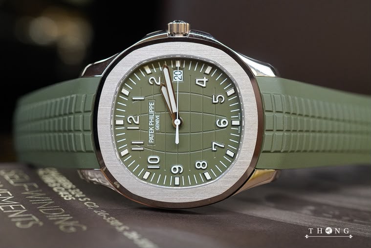 Patek Philippe Aquanaut "Jumbo" 5168G-010 Khaki Green - Image 5