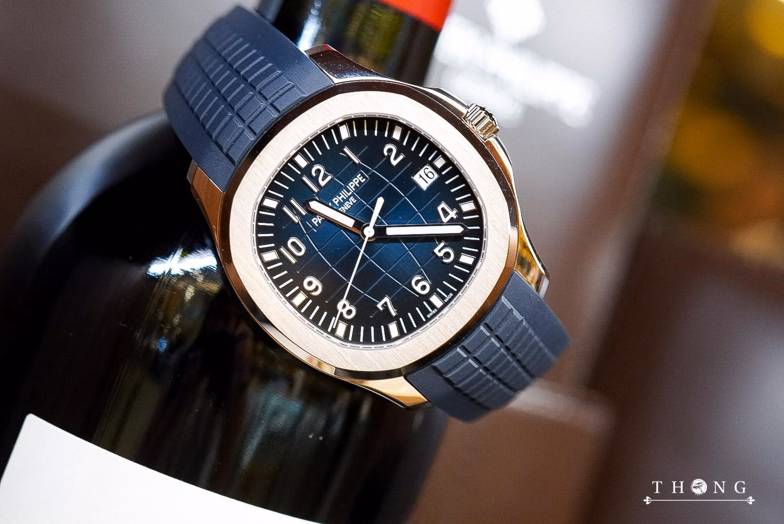 Patek Philippe Aquanaut "Jumbo" 5168G-001 Sunburst Blue - Image 3
