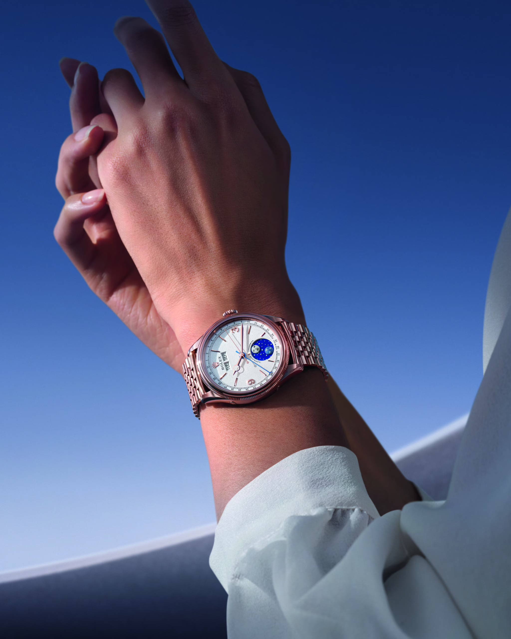 On Wrist Rolex Perpetual Padellone 53505-0003 Intense White บนข้อมือ